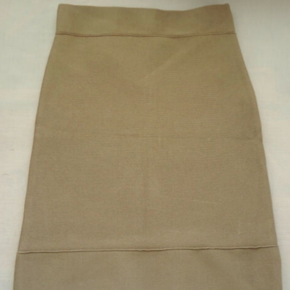 NWTS! BCBGMaxazria Khaki Power Skirt (XS) - Picture 4 of 9